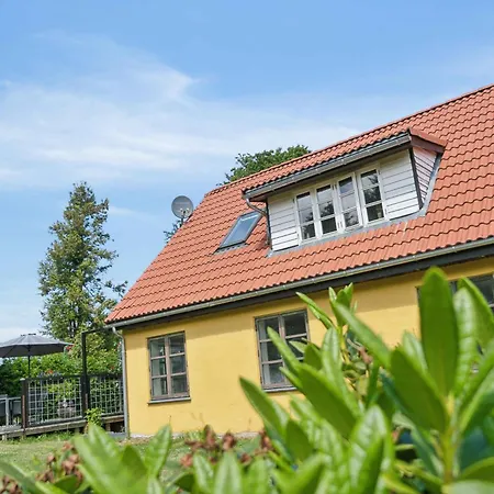 Apartment Modern With Cozy Vibes Klemensker