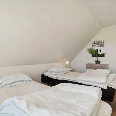 Apartment Modern With Cozy Vibes Klemensker